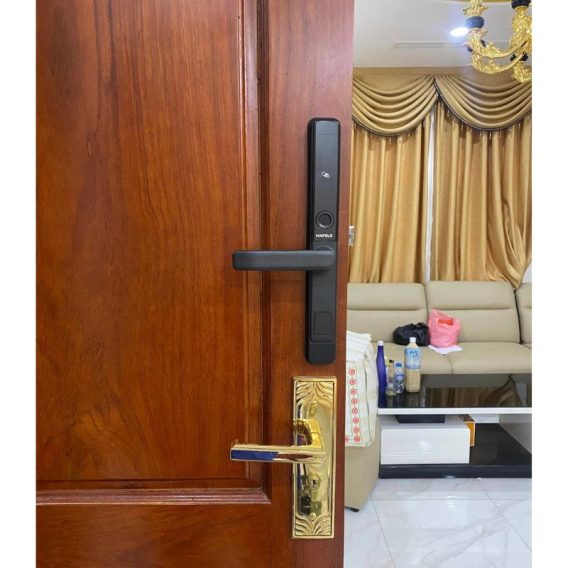 Ảnh thực tế lắp đặt khóa điện tử cửa nhôm Hafele DL6600 912.20.145 Ảnh thực tế lắp đặt khóa điện tử cửa nhôm Hafele DL6600 912.20.145
